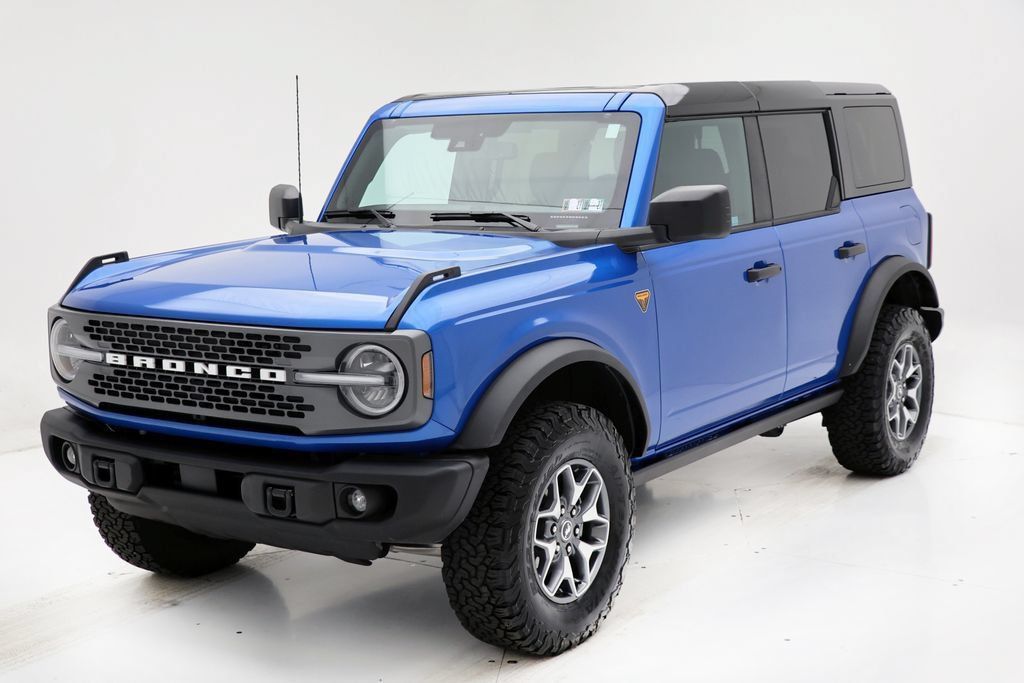Used 2025 Ford Bronco Badlands AWD/4WD image 2