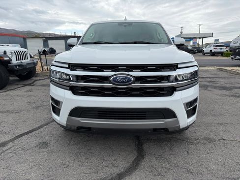 Used 2022 Ford Expedition Max Limited AWD/4WD image 2
