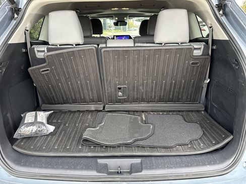 Used 2023 Toyota Highlander Limited image 13