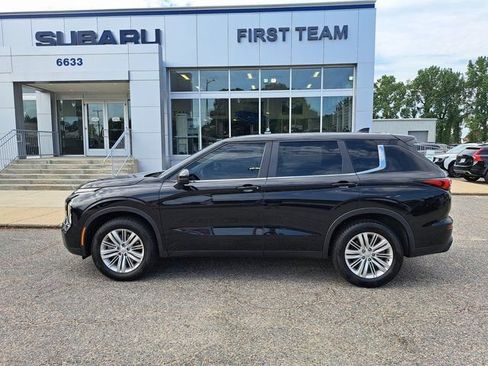 Used 2024 Mitsubishi Outlander ES AWD/4WD image 3