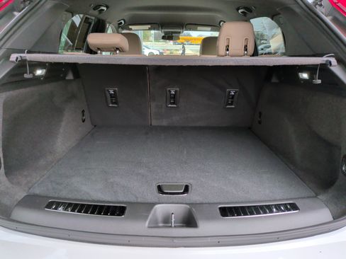 Used 2025 Cadillac XT4 Premium Luxury image 33