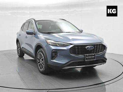 New 2025 Ford Escape SE w/ PHEV Premium Package