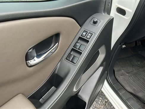 Used 2022 Nissan Frontier SV image 12