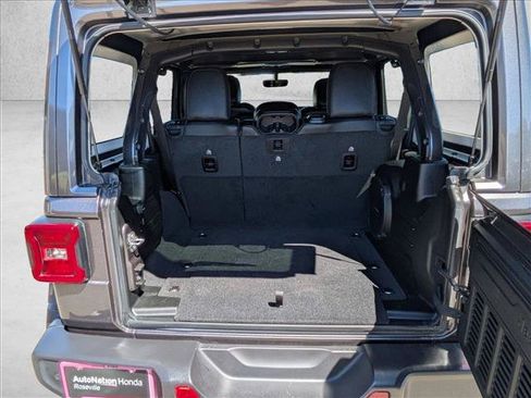 Used 2021 Jeep Wrangler Unlimited Rubicon AWD/4WD image 6