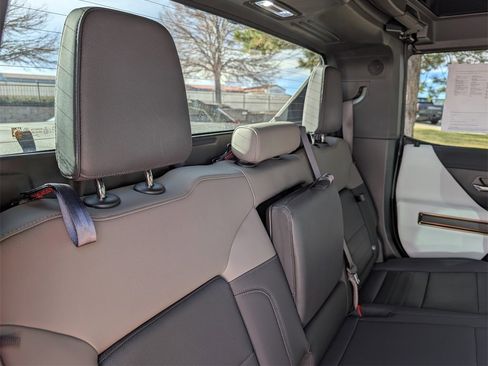 Used 2024 GMC Hummer EV 3X image 20