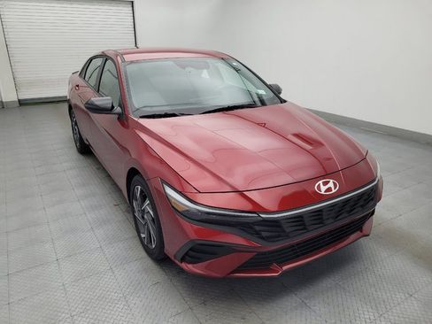 Used 2025 Hyundai Elantra Sport w/ Cargo Package FWD image 13
