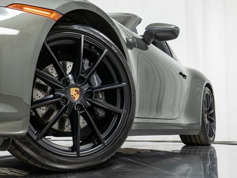 Certified 2022 Porsche 911 Targa 4 image 32