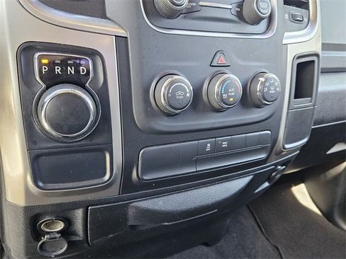 Used 2019 RAM 1500 Classic SLT image 17