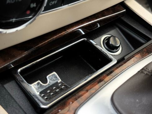 Used 2013 Mercedes-Benz C 300 4MATIC Sedan w/ Premium 1 Pkg image 39