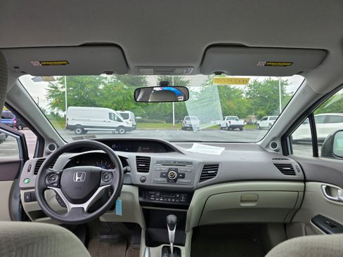 Used 2012 Honda Civic Hybrid Sedan image 9