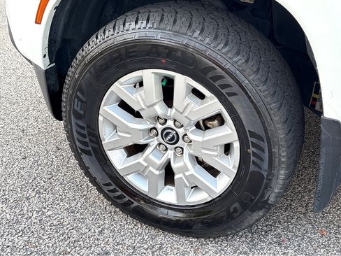 Used 2022 Nissan Frontier SV image 21