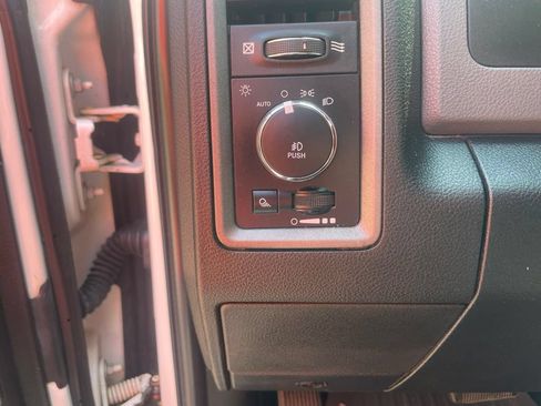 Used 2019 RAM 1500 Express w/ Express Value Package AWD/4WD image 17
