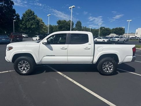 Used 2019 Toyota Tacoma SR5 RWD image 8