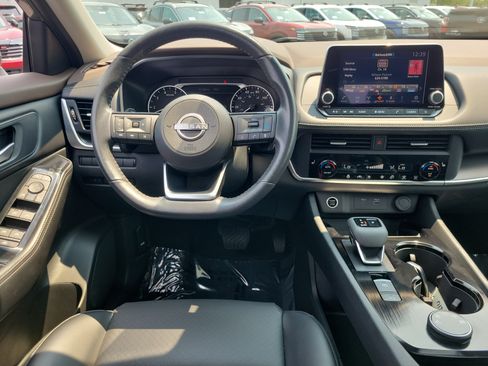 Used 2023 Nissan Rogue SV w/ SV Premium B Package AWD/4WD image 10