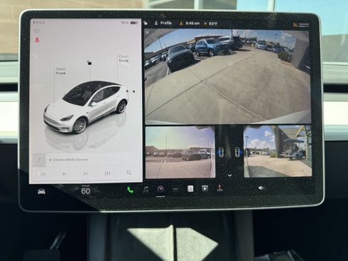 Used 2022 Tesla Model Y Long Range image 21