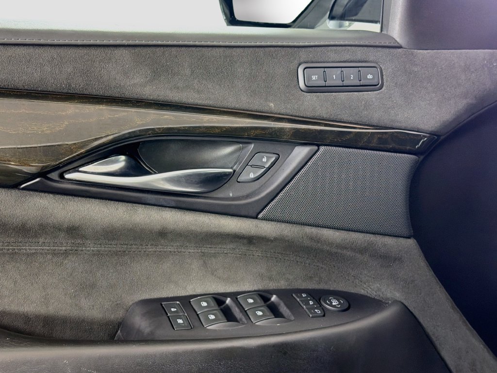 Used 2019 Cadillac Escalade ESV Platinum AWD/4WD image 21