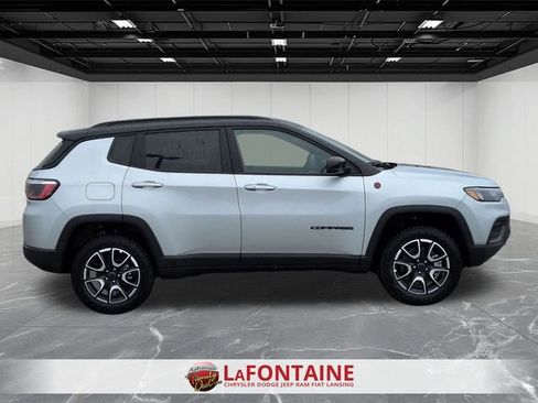 New 2026 Jeep Compass Trailhawk w/ Sun, Sound & Navigation Group AWD/4WD image 6