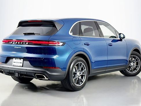 Used 2024 Porsche Cayenne image 11