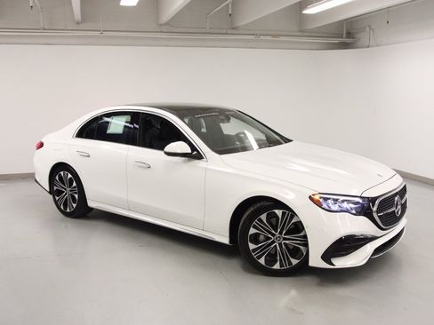 Certified 2024 Mercedes-Benz E 350 4MATIC Sedan image 4