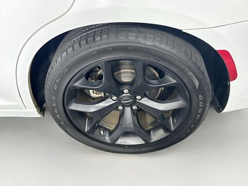 Used 2022 Chrysler 300 S image 11