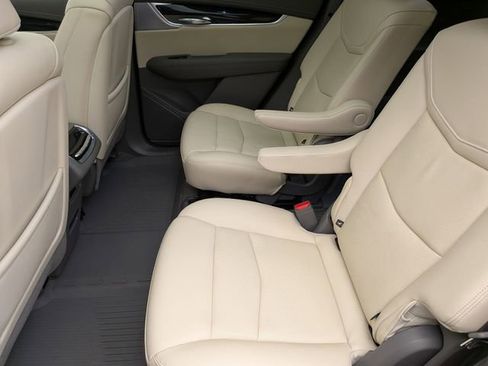 Certified 2024 Cadillac XT6 Premium Luxury w/ LPO, Floor Liner Package AWD/4WD image 22