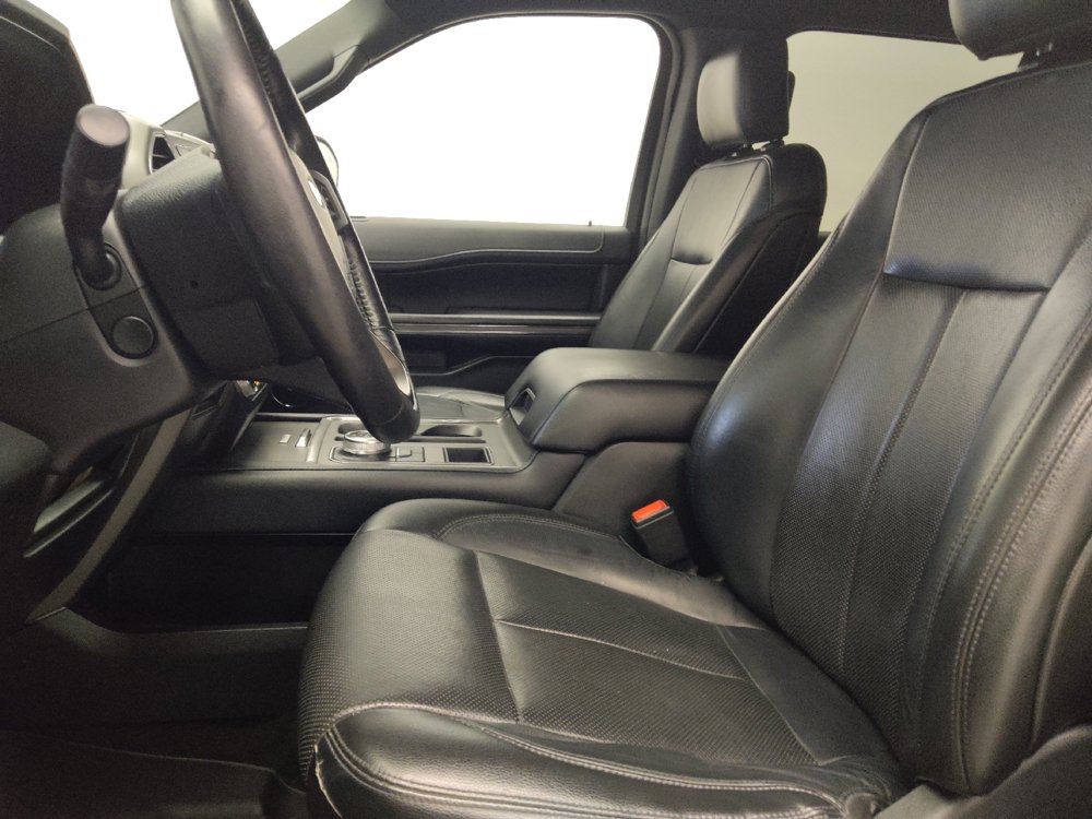 Used 2018 Ford Expedition XLT w/ Equipment Group 202A RWD image 17