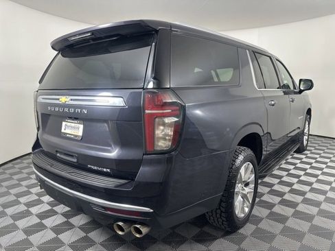 Used 2023 Chevrolet Suburban Premier image 2