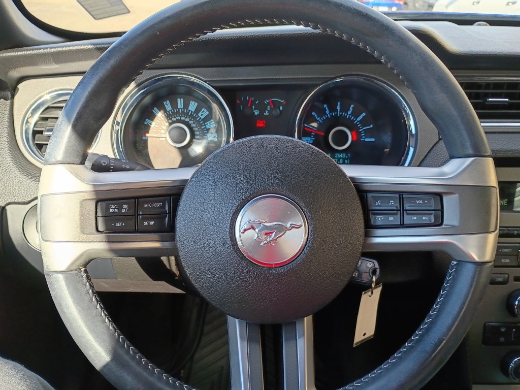 Used 2013 Ford Mustang Convertible RWD image 21