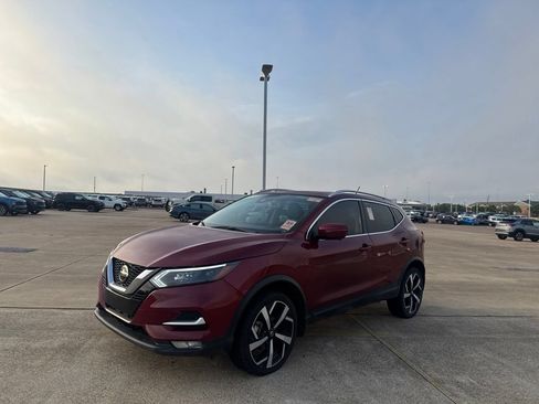 Used 2022 Nissan Rogue Sport SL w/ Premium Package FWD image 8