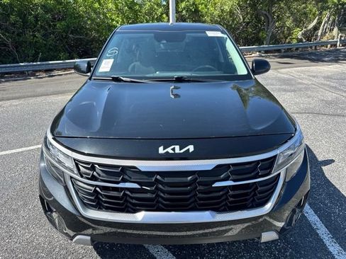 Used 2024 Kia Seltos LX AWD/4WD image 2