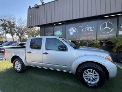 Used 2019 Nissan Frontier SV image 9
