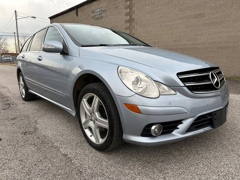 Used 2010 Mercedes-Benz R 350 4MATIC image 1