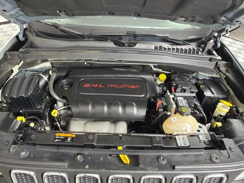 Used 2017 Jeep Renegade Sport w/ Power & Air Group AWD/4WD image 25