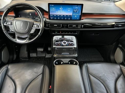 Used 2022 Lincoln Nautilus Reserve w/ Equipment Group 202A image 12