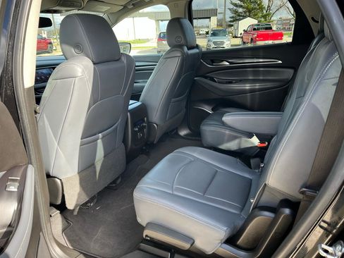 Used 2020 Buick Enclave Essence w/ Sport Touring Edition image 8