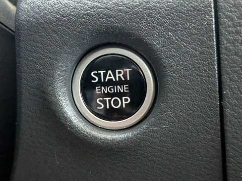 Used 2025 Nissan Frontier SV RWD image 27