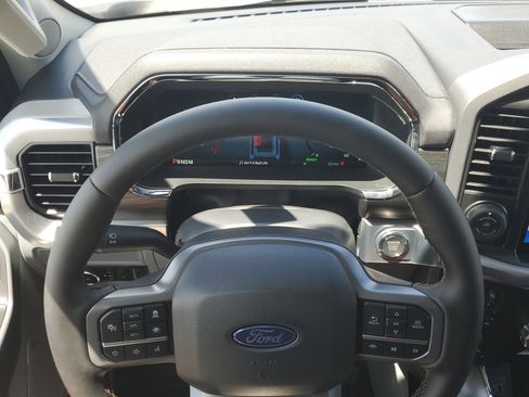 New 2025 Ford F150 Lariat w/ Equipment Group 501A Mid image 18