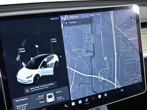 Used 2021 Tesla Model 3 Standard Range Plus image 13