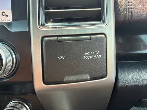 Used 2017 Ford F150 Platinum w/ Equipment Group 701A Luxury AWD/4WD image 43