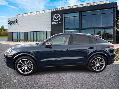 Used 2024 Porsche Cayenne Coupe AWD/4WD image 6