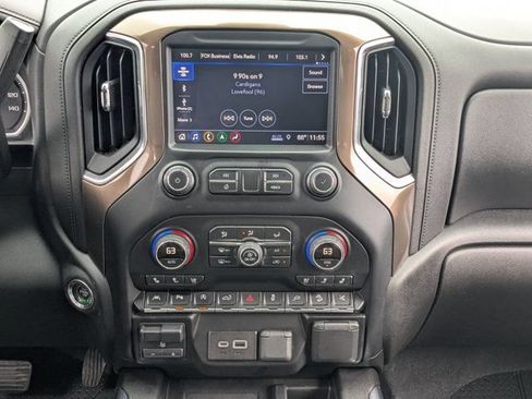 Used 2019 Chevrolet Silverado 1500 High Country w/ Technology Package AWD/4WD image 17