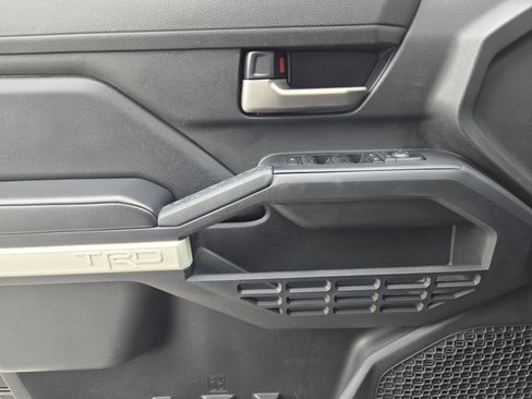 Used 2024 Toyota Tacoma TRD Off-Road image 26