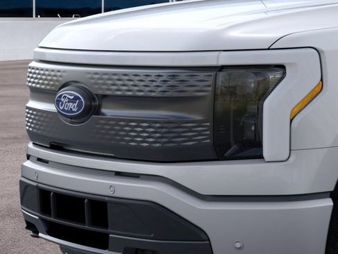 New 2025 Ford F150 Lightning Flash AWD/4WD image 17