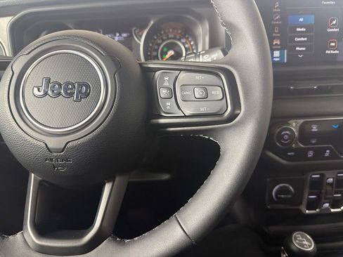 Used 2025 Jeep Wrangler Unlimited Sport AWD/4WD image 30