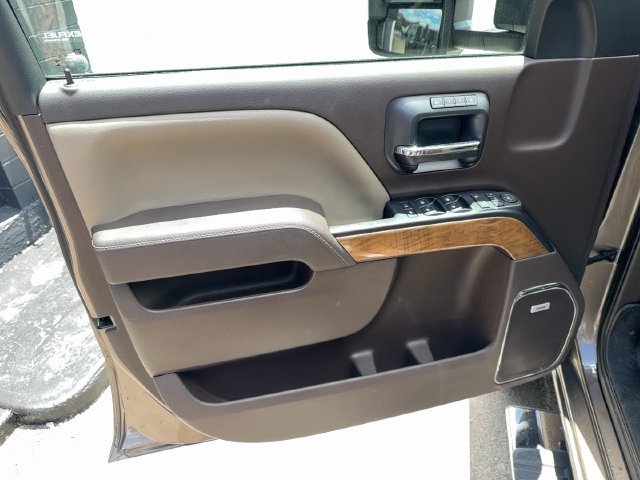 Used 2015 Chevrolet Silverado 2500 LTZ w/ LTZ Plus Package AWD/4WD image 17