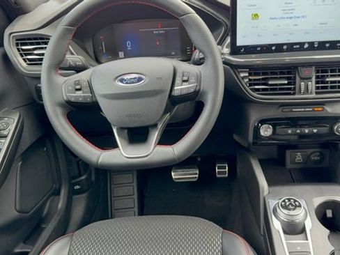 Certified 2024 Ford Escape ST-Line w/ Tech Pack #1 AWD/4WD image 9
