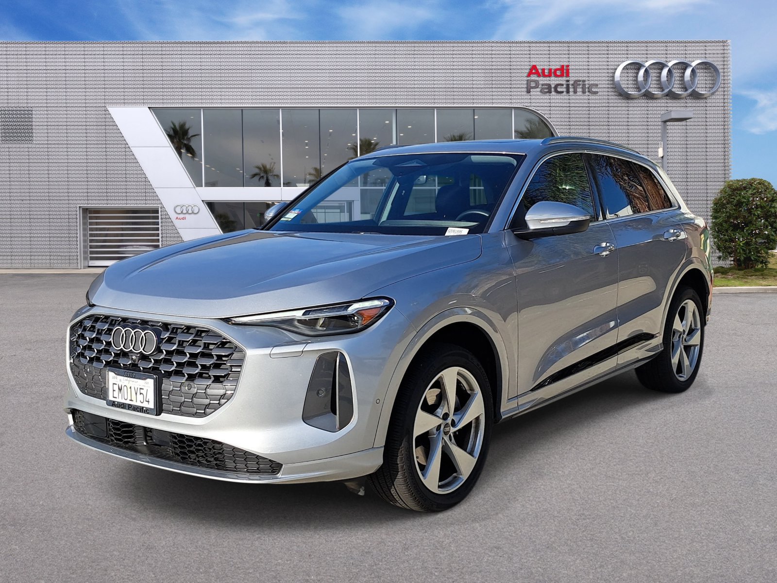 Used 2025 Audi Q5 Premium w/ Premium Plus AWD/4WD image 1