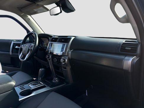 Used 2022 Toyota 4Runner SR5 Premium w/ Moonroof Package AWD/4WD image 5