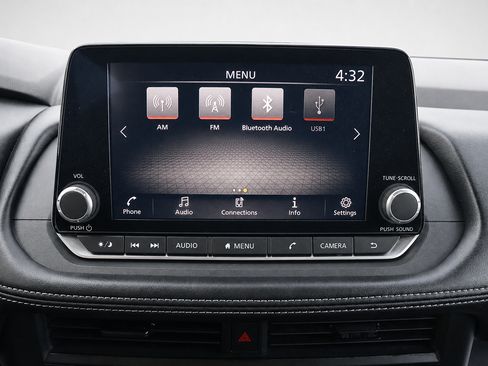 Used 2024 Nissan Rogue S FWD image 34
