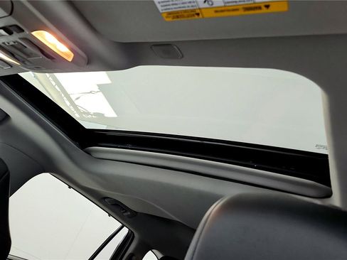 Certified 2024 Toyota Highlander XLE image 27